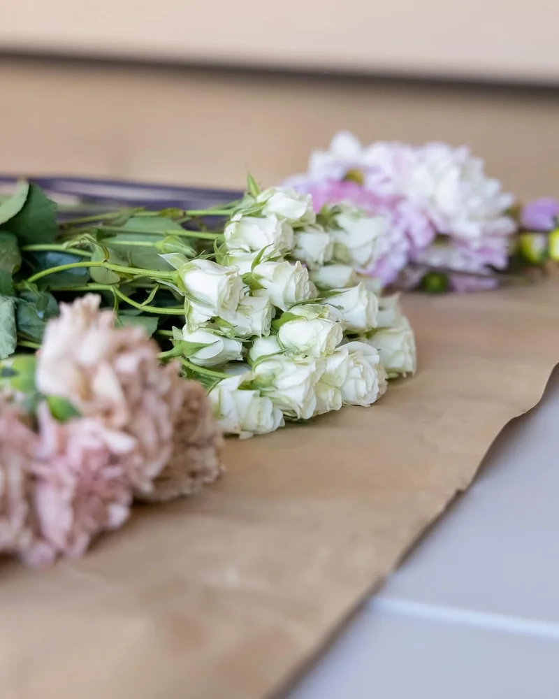 Joy Flowers Studio on Instagram — fresh flowers on kraft paper
